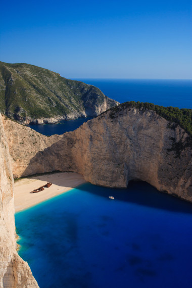 在扎金索斯 islan 沉船 navagio 海灘