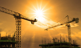 起重机和建筑施工图片