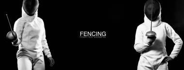 年輕的擊劍運動員穿著擊劍服裝,拿著佩皮和面具。帶復(fù)制空間的黑色背景