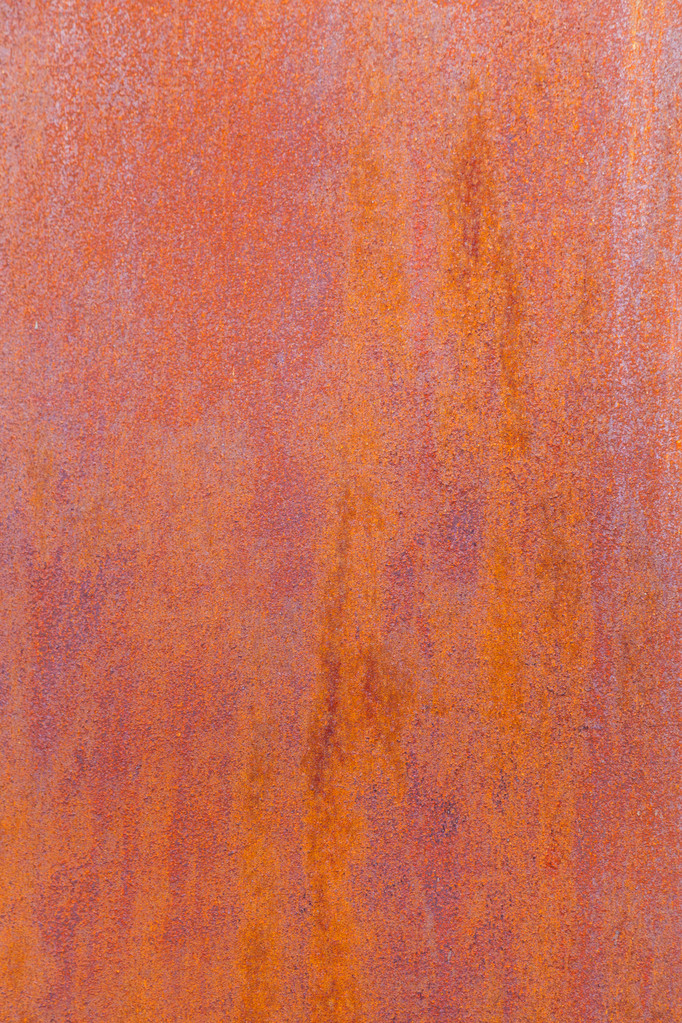 生锈的金属的老烟囱的模式图片