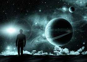 男子站在宇宙景观的背景