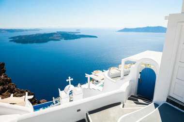 希腊圣托里尼岛上的白色建筑