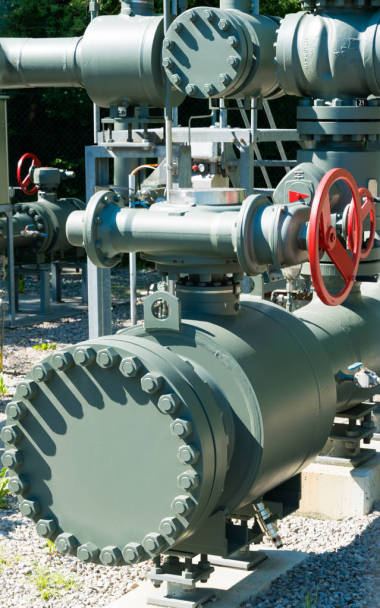 用于調(diào)節(jié)水和污水系統(tǒng)的金屬管道、閥門和車輪的復(fù)雜系統(tǒng)