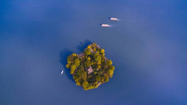 美麗的海景背景。 旅行背景圖片