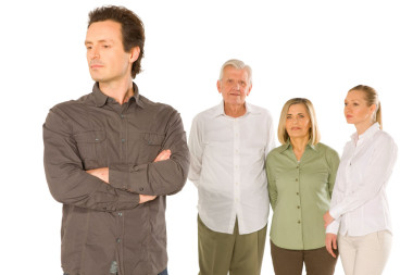 丈夫的妻子的父親在法的母親在法律站在白色黑色