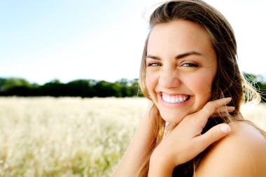 無憂無慮的可愛女人