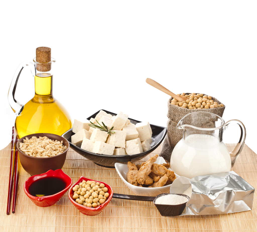 豆制品: 油、 牛奶、 豆腐、 肉、 酱油,孤立的白色背景上 豆制品: 油、 牛奶、 豆腐、 肉、 酱油,孤立的白色背景上