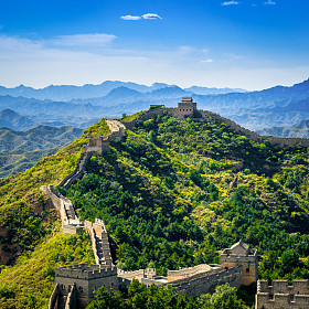 中国的长城在夏天一天，北京附近的金山岭