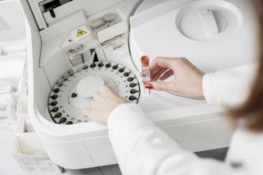 在现代医学实验室离心机图片