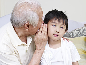 爷爷和孙子照片