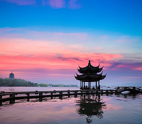 美丽的杭州，在夕阳中