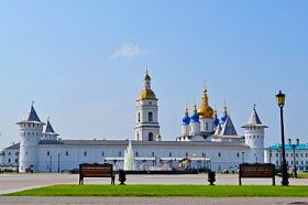 墙上，塔，塔和索非亚乌斯别斯基大教