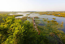 埃夫特尼湖和景观/杜斯
