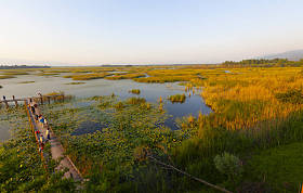 埃夫特尼湖和景观/杜斯