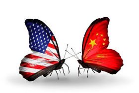 两只蝴蝶带有标志的翅膀作为关系美国和中国的标志