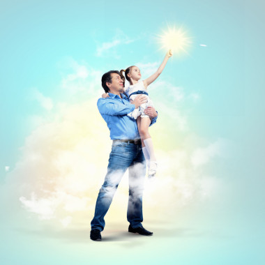 父親在女兒手上持有