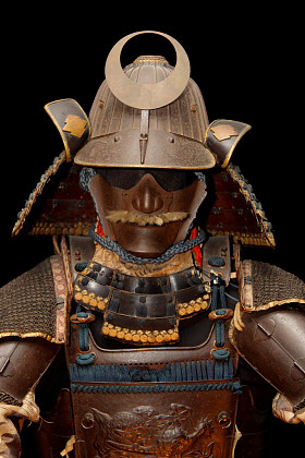 黑武士盔甲的形象