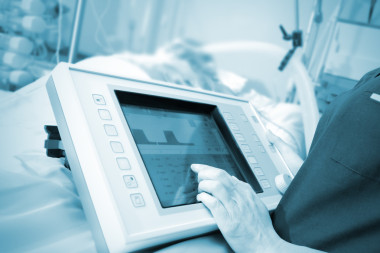 控制面板在現(xiàn)代醫(yī)院的醫(yī)生