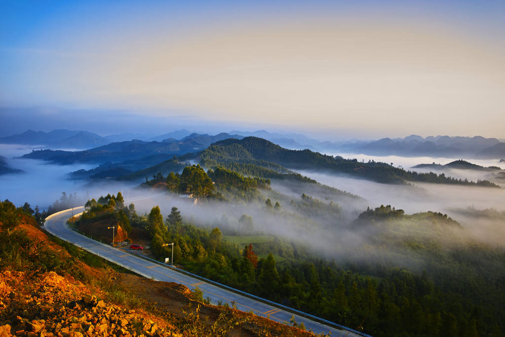美丽的落日落山