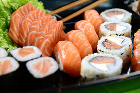 日本料理-寿司和刺身图片