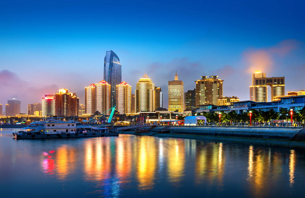 青岛城市夜景中国照片