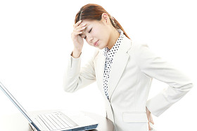 累了年轻的亚洲业务的女人图片
