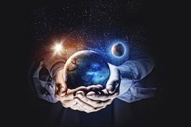地球行星在手中图片