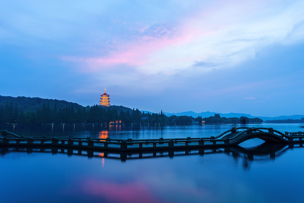 西湖以日落的景