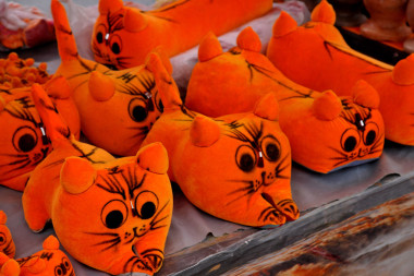 壶口瀑布的民间玩具“老虎布丁”照片