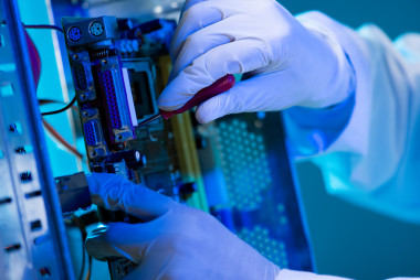 技術(shù)員修理