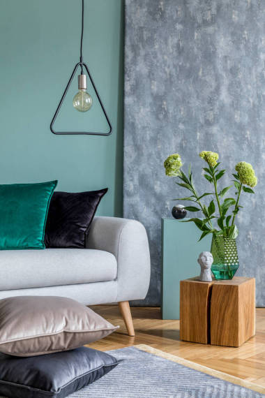 時(shí)尚和現(xiàn)代的客廳內(nèi)部與優(yōu)雅的配件家居裝飾設(shè)計(jì)模型準(zhǔn)備使用