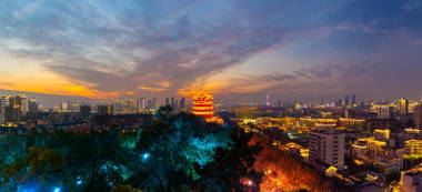 武漢黃鶴塔公園夜光秀麗圖片