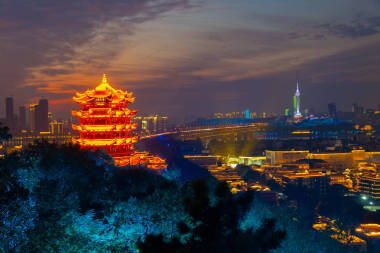 武汉黄鹤塔公园夜光秀丽