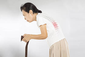 老亚洲 妇女 站在 感觉 脊柱 骨头 疼痛