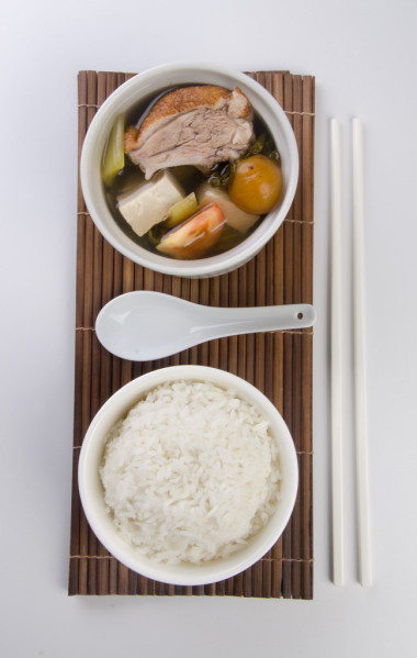雞和草本湯煲，中國(guó)食品樣式
