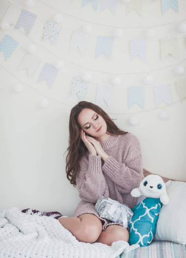 一个女孩的新年肖像