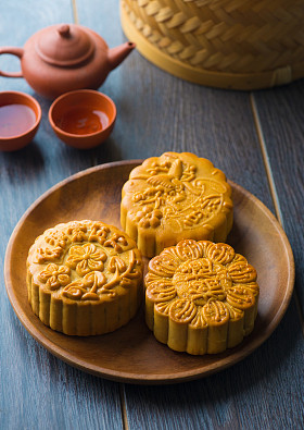 中国的月饼年年秋天的节日食品。中国一词