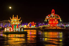 夜晚的中国灯笼图片