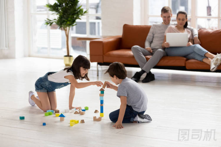 快樂兄弟姊妹樓建筑商塔.圖片