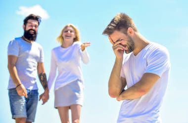 奚落他的人際關(guān)系談話三角戀愛社會問題背叛和離婚家庭