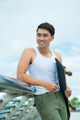 性格开朗的人图片