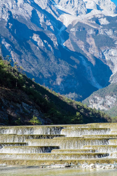 美丽的蓝月亮谷地标和热门景点