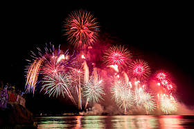 夜空中神奇的烟火