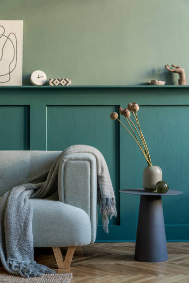 舒适时尚沙发的现代绿色室内设计