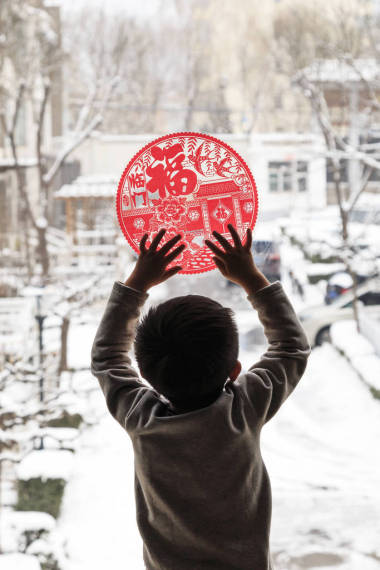 那個(gè)有窗印的小男孩圖片