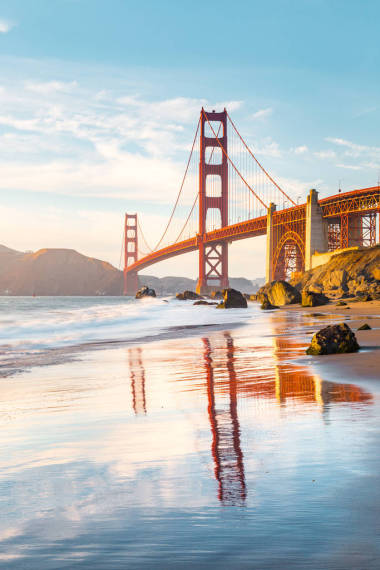 日暮时分，美国加利福尼亚州旧金山的金门大桥