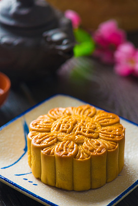 中国中期秋天节日食品月饼.图片