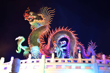 Nakhon sawan市和游客來參觀中國新疆地區(qū)