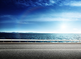 沥青路面和海图片