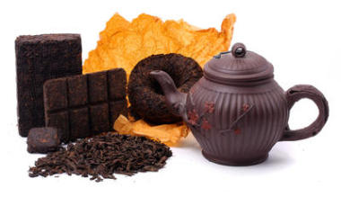 來(lái)自中國(guó)云南省的芳香黑色普洱茶茶